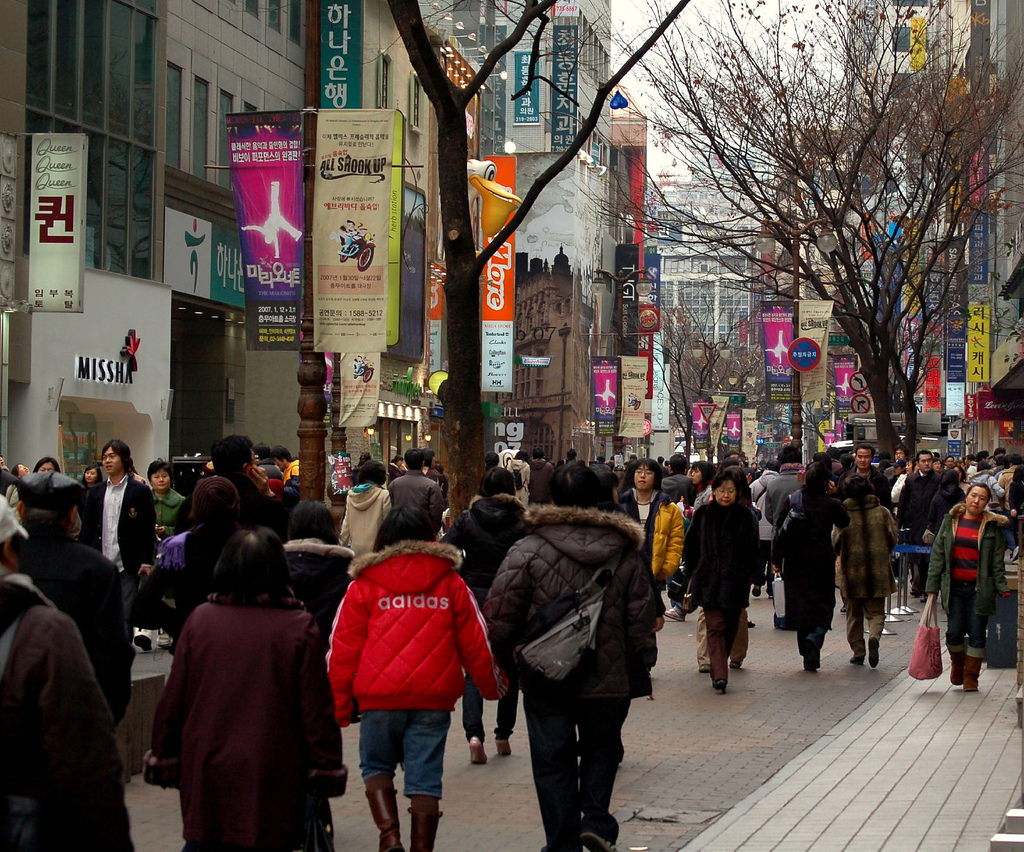 겨울 서울 명동 거리 자료사진